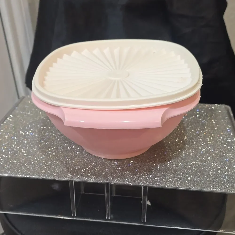 Tupperware Vintage 8C Food Storage Bowl